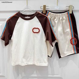 New kids Short sleeved suit Multi color splicing design baby tracksuits Size 90-160 summer boys T-shirts and shorts Jan20