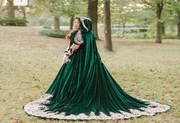 Hunter Green Velvet Wedding Cloak 2020 Wood Hood Lace Applique Long Bridal Bolero Wrap Wedding Cape Accessories8740016