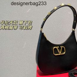 Evening Luxury Handbags Bags Designer Bag Crossbody Beach Handbags New Rivet High tote bag Valantinocc Light Luxury Fashionable Underarm 28.18cm Handbag 9MJM