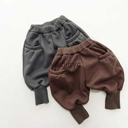 ズボン2023冬の新しいLdren Fleece Harem Pants Plus Velvet Thick Baby Daucal Pants Foe Boys Boys Kids Warm Baby Closes H240508