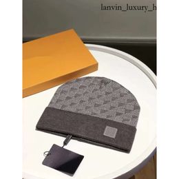 Fashion Trend Brand Men Designers Bonnet Winter Luxury Louiseities Beanie Viutonities Knitted Wool Hat Designer Plus Velvet Cap Thicker Winters White Fox Hats 5663