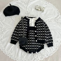 7058 Baby Clothing Set Autumn Knitted Baby Girls Coat Cardigan Or Suspenders Climbing Clothes Sweater 240118