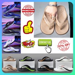 Free shipping Designer Casual Platform Slides Slippers Men anti slip wear-resistant Light weight breathable super soft soles flip flop Flat Beach sandals