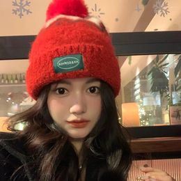 Berets Sweet Year's Red Knitted Women's Hats Autumn And Winter Fashion Patch Design Thickened Warm Ear Protection Plush Beanies