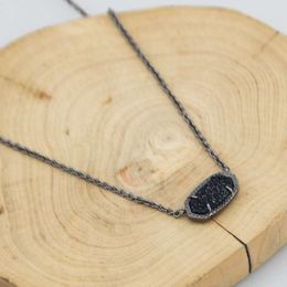 2024 Designer Kendras Scotts Halskette Schmuck Instagram Schmuck Schwarzer Kristall Zahnstein Minimalistische kurze Halskette Halskette Kupfer Krallenknochenkette