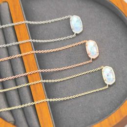 2024 Designer Kendras Scotts Neclace Jewelry Instagram Schmuck Oval Colored Glass Anhänger Kurzes Halskettenhals Kettenkette Kollarbone Kette Kupferplattiert Echt