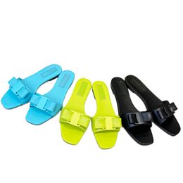 Slippers patent leather beach shoes women's luxury designer shoes classic bowties sandals hollow out high heels sexy letter party shoes open toe outdoor shoes metal