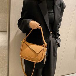 Number 5821 celebrity small square handbag trend Korean casual portable one shoulder underarm crossbody bag