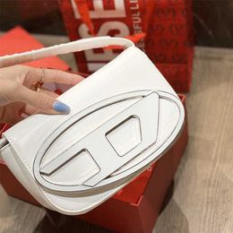 2023 New Versatile Underarm Unique Design Spicy Girl Bag Half Moon Mirror Handbag for Women 1698