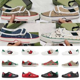 Luxury Designer Casual Shoes Be e Ace Sneakers Low Mens Womens Shoes High Quality Tiger Embroidered Black White Green Stripes Jogging Walking Shoe size35-45