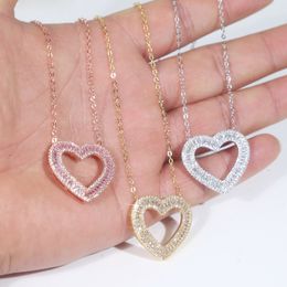 Delicate Iced Out Hollow Heart Pendant Necklace Glossy Charms Iced Out Prong Setting CZ Cubic Zirconia Hip Hop Women Gift Jewelry