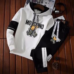 2024 Men's Bear Print Casual Hoodie + Sweatpants 2-piece Suit Windproof Men's Designer Outdoor Sports Warm Clothing Running Suit 240119