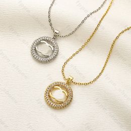 9 Sorten von Herz-Buchstaben-Designer-Halsketten, luxuriöser Modeanhänger, hochwertiger Schmuck für Männer und Frauen, ideal für den Jahrestag