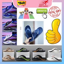 Free shipping Designer Casual Platform Slides Slippers man Woman wear-resistant anti Rubber breathable soles flip flops Flat Summer Beach Slipper size40-45