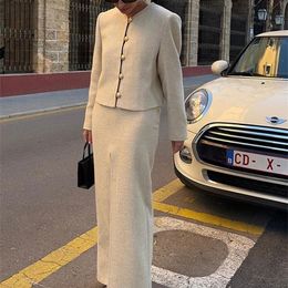 Vintage White Single Breasted Skirt 2Pcs Suit Long Sleeve O Neck Coat High Waist Maxi Skirt Sets Simple 2024 Winter Lady Outfit 240119