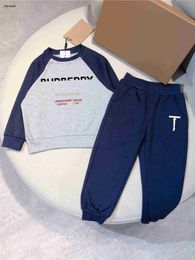 Luxury baby Tracksuits Autumn Two piece set Size 90-160 kids designer clothes Logo printed patchwork design hoodies and pants Jan10