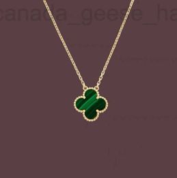 Pendant luxury Designer Jewelry Classic 4 Four Leaf Clover Mother of Pearl Stainless Steel Plated Gold 18K for Women Girl Mother's Day Engagement Gift AA+ P00V