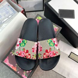 2024 Designers Slippers For Men Women Floral Slides Flats Platform Sandals Rubber Brocade Slides Mules Flip Flops Beach Shoes Loafers Free Shipping Sliders