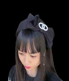 Women Brand Designer Black White Letters Print Bowknot Headband Vintage Simple Wide Edge Cross Knotted Hair Hoop Luxury Small Swee1091999