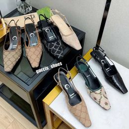 Slingback-Absätze, Designer-High-Heels, Slingback-Sandalen, Slipper, Damen-Pumps, mittelhoher Absatz, schwarzes Mesh mit funkelnden Kristallen, bedruckte Schuhe, Gummi-Leder-Knöchelriemen