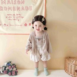 Clothing Sets 2023 Summer New Baby Girl Clothes Set Infant Cotton Cardigan Bear Sling Vest Loose Shorts 3pcs Suit Fashion Girls Outfits H240508