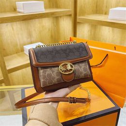 Number 5821 High end styling chain square 2023 new trend small autumn and winter fashionable crossbody shoulder bag