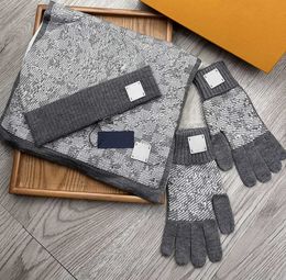 new design Mens Beanie Scarf Glove Set Luxury Hat Knitted Caps Ski Scarves Unisex Winter Outdoor Fashion Sets Gloves good sss