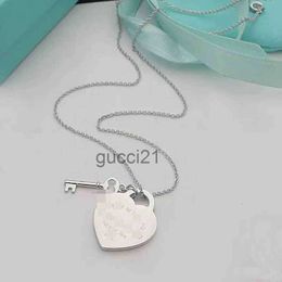 Necklaces Classic Brand Key Necklace Shaped Pendant S925 Silver High Edition Minimalist Design O-bone 11o2 3IPF