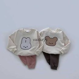 Clothing Sets 2023 Autumn New Baby Long Sleeve Clothes Set Infant Boys Girls Rabbit Bear Print Sweatshirt + Pants 2pcs Suit ldren Outfits H240508