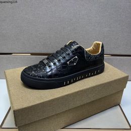 uxury designer shoes casual sneakers breathable mesh stitching Metal elements are size38-45 kjkyrl60002