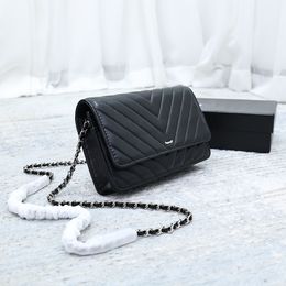 Woc Fashion Womes Shoulder Bag 19cm Leather V Sewn Diamond Patterned Silver Hardware Metal Buckle Luxury Handbag Matelasse Chain Crossbody Bag Makeup Bag Card Bags