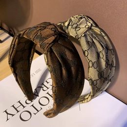 Newest Vintage Print Knotted Stirped Headband Women Hair Accessories Adult Hair Hoop High-end Classic Satin Hair Band Headwear 240119