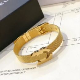 19 stil Luxus 2024 Mode Brief Designer Herren Armreif Frauen Armbänder Marke Brief Schmuck Zubehör Hohe Qualität Jahrestag Geschenkq1