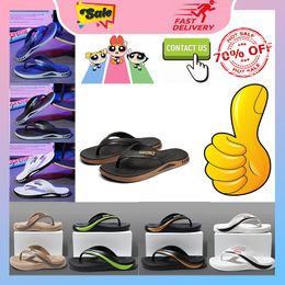 Free shipping Designer Casual Platform Slides Slippers man Woman wear-resistant slip Rubber breathable soles flip flops Flat Summer Beach Slipper size40-45