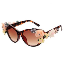 Sunglasses Luxury Sunglasses Retro Cat Eye 3D flowers lady Floral fashion sunglasses stereo rose Women Shades Sun glasses Gradient Lens L2 YQ240120