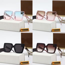 Gradient sunglasses for woman trendy lentes de sol classic letter sun glasses multi Colour shades pc frame Polarised men glasses senior retro hg092