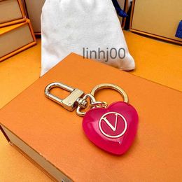 Keychains Lanyards Designer Keychain Luxury Bag Charm Heart Shaped Key Chain Fashion Love Pendants Gold Keyring Car Ornament 2308048zEV2C