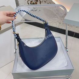 Elegant Luxury Designer Purse Classic Soft Leather Bag Croissant Bags Shoulder Hobo Cosmetic Half-Moon Baguette Underarm Handbag Crossbody Metal Chain