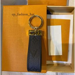 Viutonity Key Chain Ring Holder Brand Designers Louiseity Keychains for Gift Men Women Car Bag Pendant Accessories Fashion Premium Brand Lululemen Keychain 9411