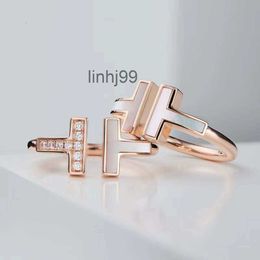 Band Rings S925 Tiffanyitys Jewelry t Sterling Silver Double White Fritillaria Diamond Inlaid Couple Ring Fashion Temperament Finger Female Opening Hi