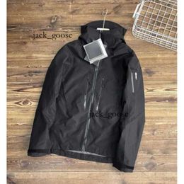 Men Designer Storm Jacket Clip Lightweight Waterproof Breathable Hooded Coat Women Outdoor Cardigan Versatile 776