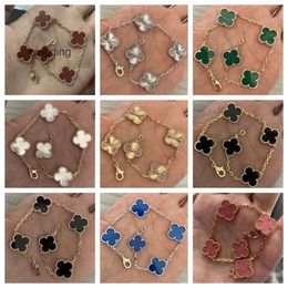 Jewellery Designer Chain Van Four Leaf Clover Bracelet Cleef Van Bracelets Classic Bangle White Red Blue Agate Shell Gold Silver Charm 18K Gold Plated Women Luxury Jewe