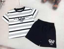 Brand kids tracksuits summer Short sleeved suit Size 90-150 baby clothes boys Gradient stripes T-shirts and shorts Jan20