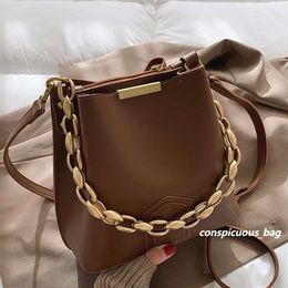 Golden Thicken Chain Bucket Bag Women Luxury Desiger Chic Black Shoulder Crossbody Bags Female Vintage PU Leather Handbag