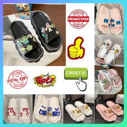 Free shipping Casual Platform Slides Slippers Men Woman wear-resistant Light weight anti slip Rubber breathable soft soles Beach Summer Beach Slipper