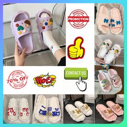 Free shipping Designer Casual Platform Slides Slippers EVA Men Woman anti slip wear-resistant sandalia leather sandals soft soles Flat Beach Summer shoe