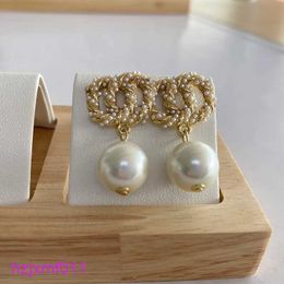 2tl4 Stud Golden Small Pearl Earrings Channel Diamond Drop Gold Designer for Woman Fashion Brand Silver Wedding Earings with Never Fade