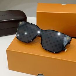 Designer Sunglasses luxurys sunglasses for Women mens sunglasses Flower Lens Sunglasses with Letter Designer Brand Thin Border UV400 1844