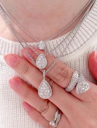 Baolong necklace dripping white fritillary elegant luxury high-carbon diamond high-end fashion banquet present 240118