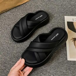 Sandals 35-40 Slip Resistant Cute Slipper Orange Woman Shoes Women Stylish Sneakers Sport Mobile Year's Sheos Luxery